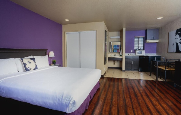 Alura Inn image 1